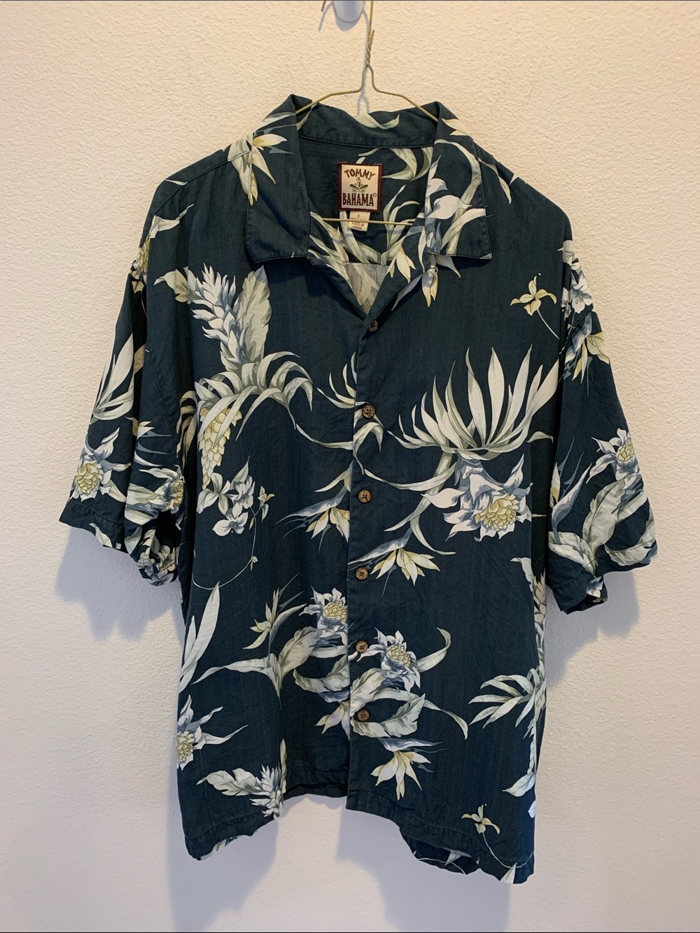 Tommy Bahama Vintage Blue Floral Tropical Camp Shirt​